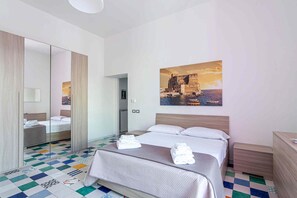 Bügeleisen/Bügelbrett, WLAN, Bettwäsche