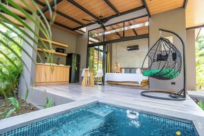 Hồ bơi ngoài trời 