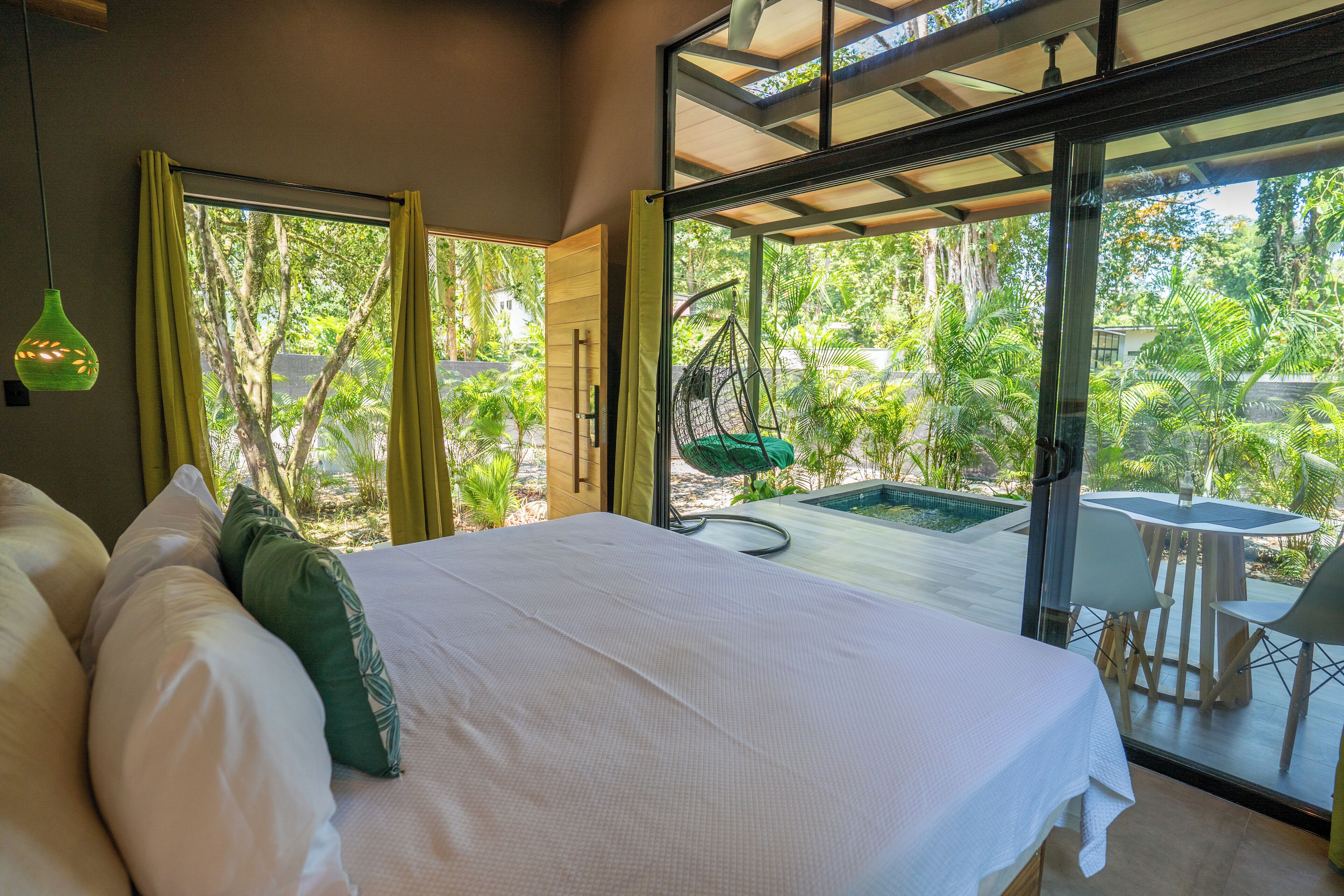 Bangalô, 1 cama King, piscina particular | Cofres nos quartos, Wi-Fi de cortesia