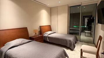 Bügeleisen/Bügelbrett, WLAN, Bettwäsche