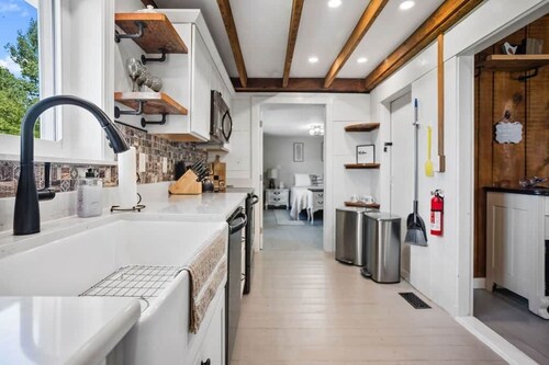 Raven Feather Retreat : Pet Friendly!