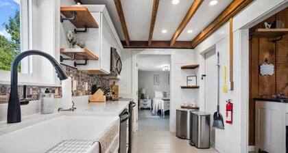 Raven Feather Retreat : Pet Friendly!