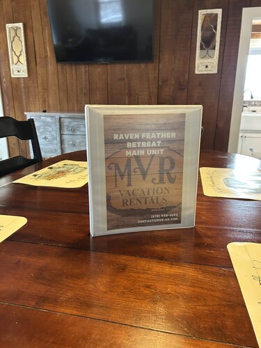 Raven Feather Retreat : Pet Friendly!