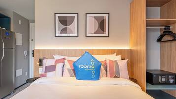 Studio, City View | In-room safe, blackout curtains, free WiFi