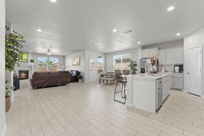 المنشأة من الداخل