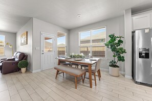 Dining - Luxury 3BR House near Airport in Midland TX (Midland)