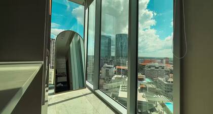 POX: 12th floor Green Tower - Luxury and tradition.