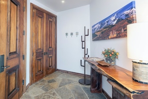 Interior - Spacious Luxury 3 BDR Condo w/ Sweeping Views (Telluride)