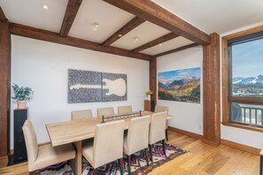 Dining - Spacious Luxury 3 BDR Condo w/ Sweeping Views (Telluride)