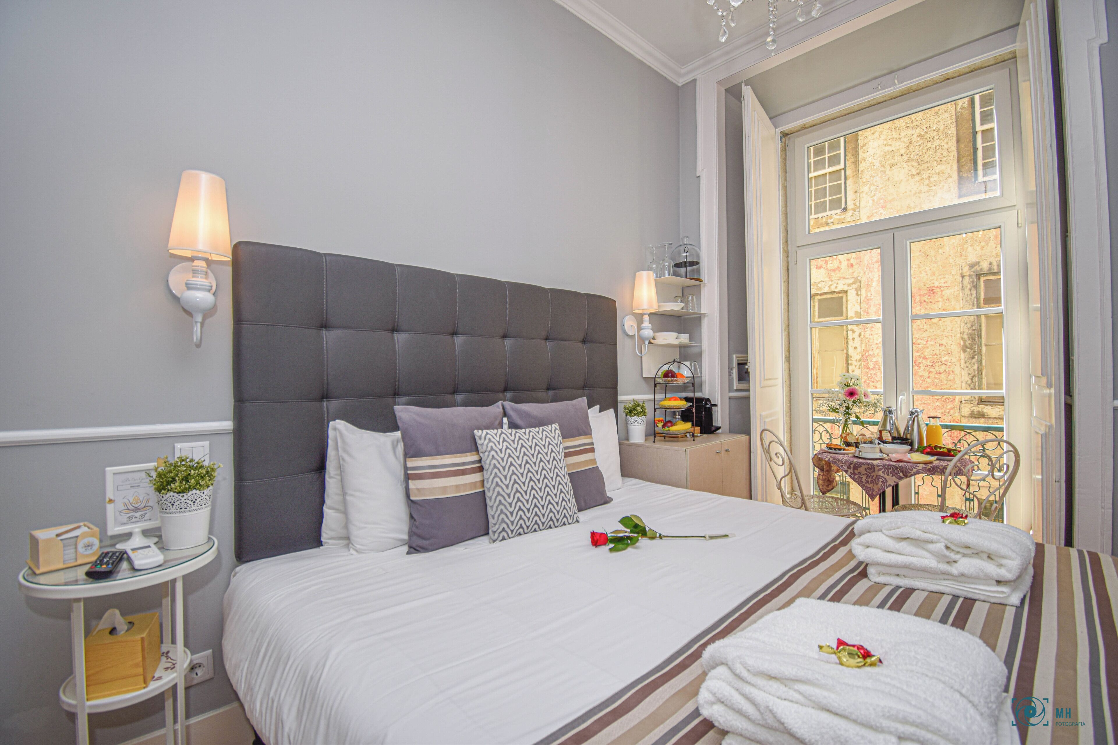 Superior-Suite, Balkon, Stadtblick | Minibar, Zimmersafe, schallisolierte Zimmer, Bügeleisen/Bügelbrett