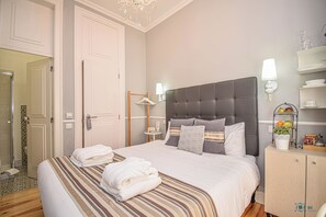 Deluxe Suite, Balcony, City View - B in B Douradores (Lisbon)