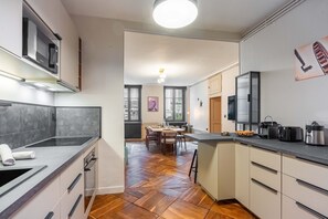 Fridge, microwave, oven, dishwasher - Le Carrousel de Leopold - Proche Place Carnot (Nancy)