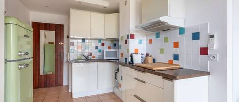 冰箱、微波炉、烤箱、茶具/咖啡用具