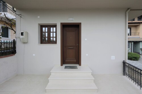 Avlos Luxury Home-NEW! 5 Min to Ctr