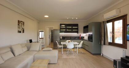 Avlos Luxury Home-NEW! 5 Min to Ctr