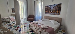 Bügeleisen/Bügelbrett, Internetzugang, Bettwäsche