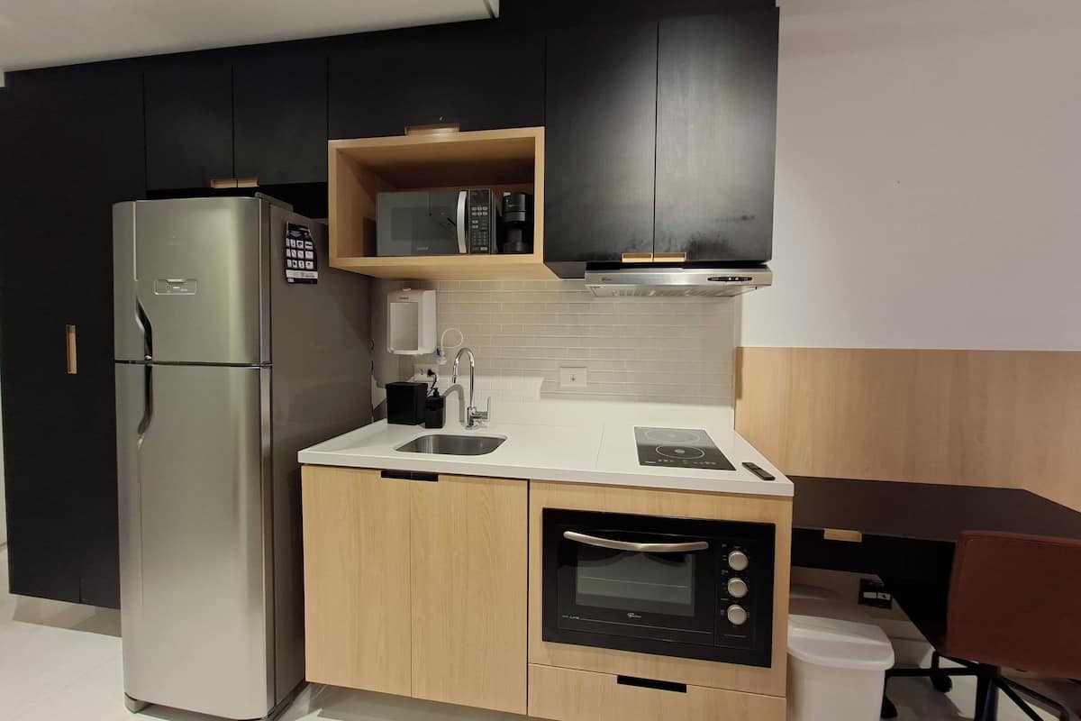 Superior Studio | Private kitchen | Fridge, microwave, oven, stovetop