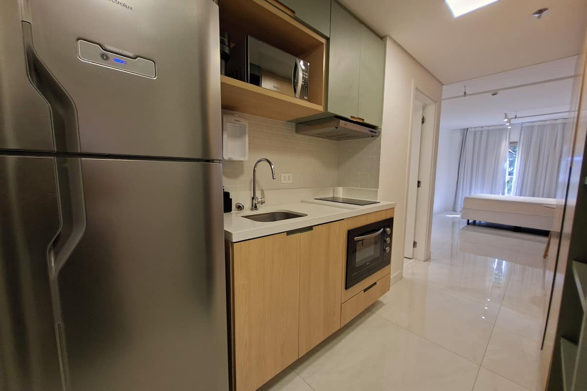 Comfort Studio | Private kitchen | Fridge, microwave, oven, stovetop