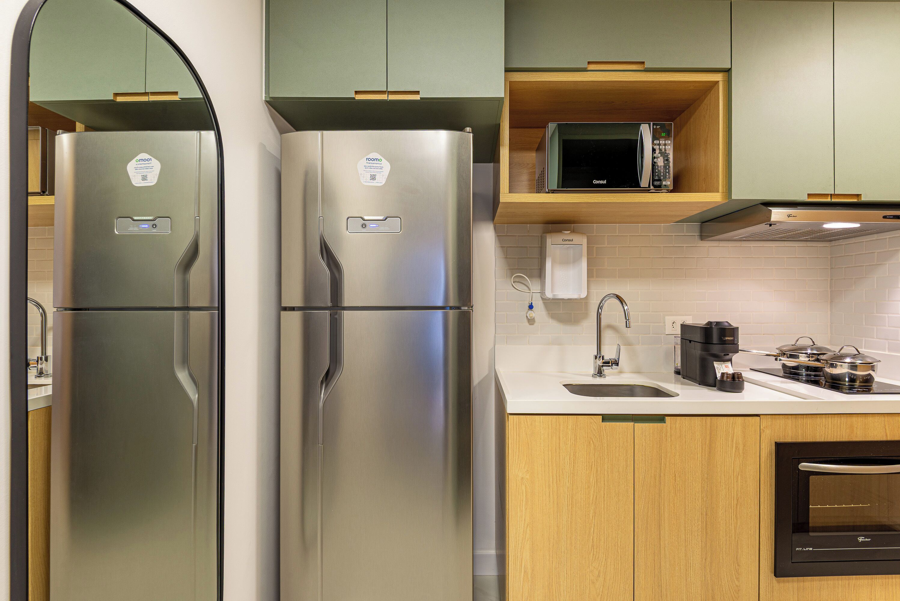 舒适开间 | 私人厨房 | 冰箱、微波炉、烤箱、炉灶