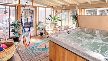 Bañera de hidromasaje interior