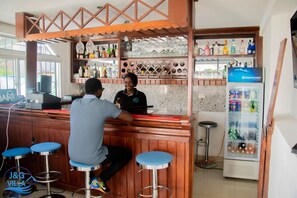 Bar (on property) - Cozy Hotel located on the Hillside of Vigie Mountain area of Cap-Haitien. (Cap-Haitien)