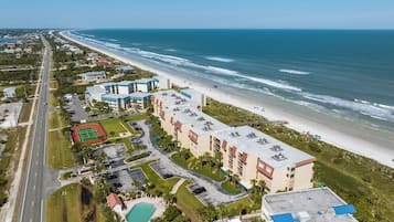 Condo (2 Bedrooms) | Property amenity