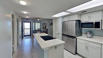Condo (2 Bedrooms) | Property amenity