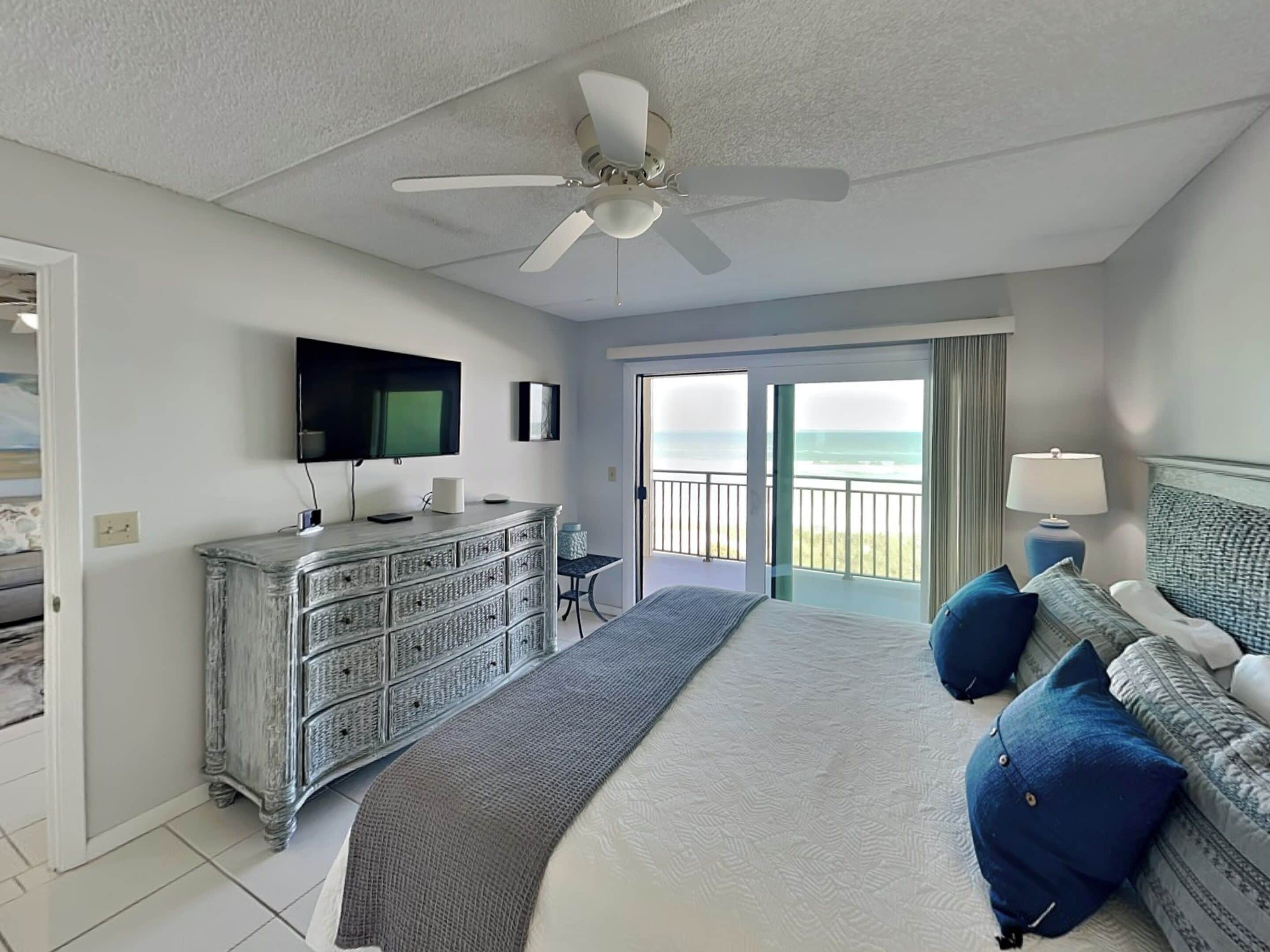 Condo (2 Bedrooms) | Property amenity