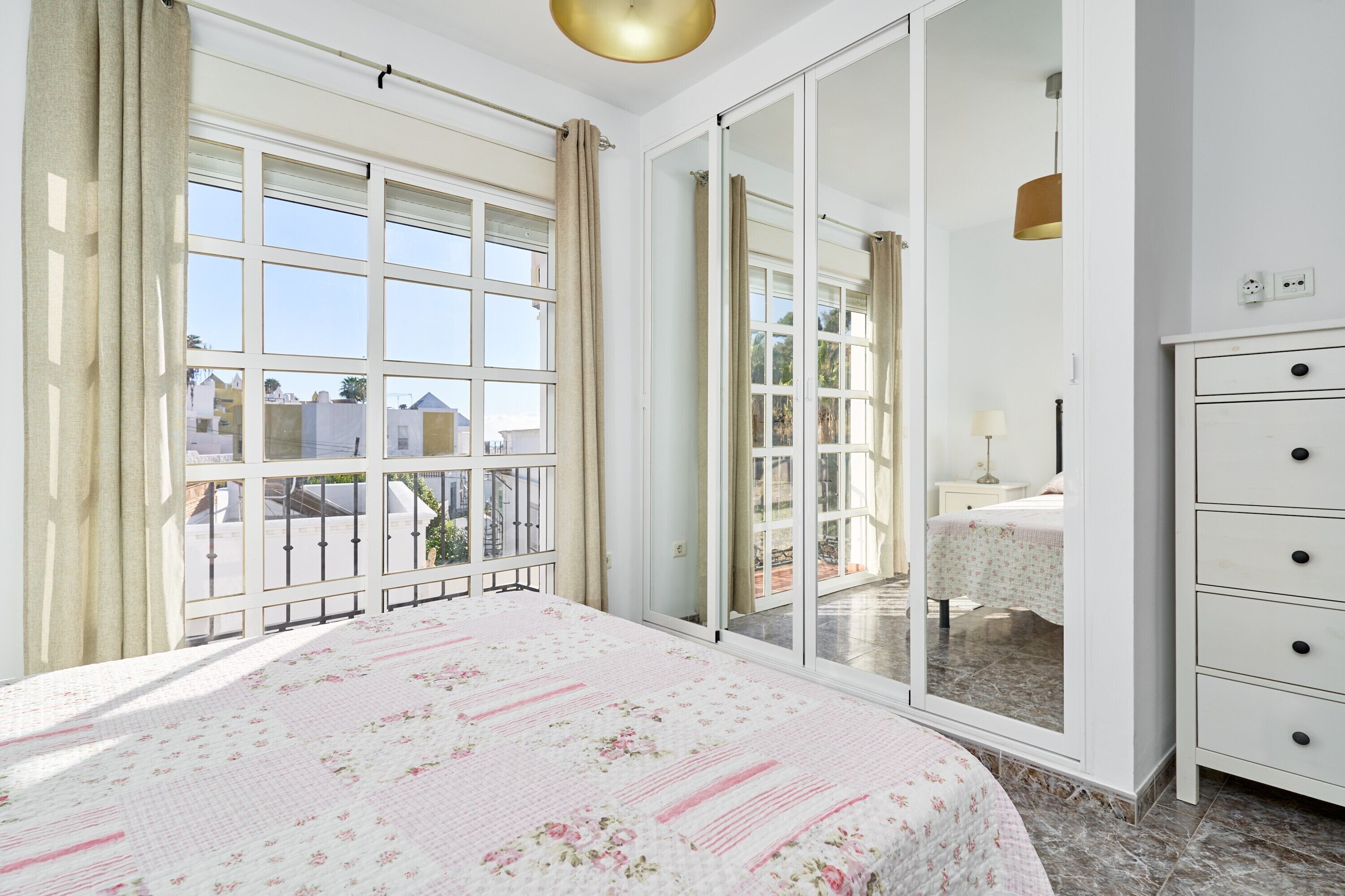 2 chambres, fer et planche à repasser, Wi-Fi, literie fournie