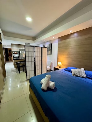 Bügeleisen/Bügelbrett, WLAN, Bettwäsche