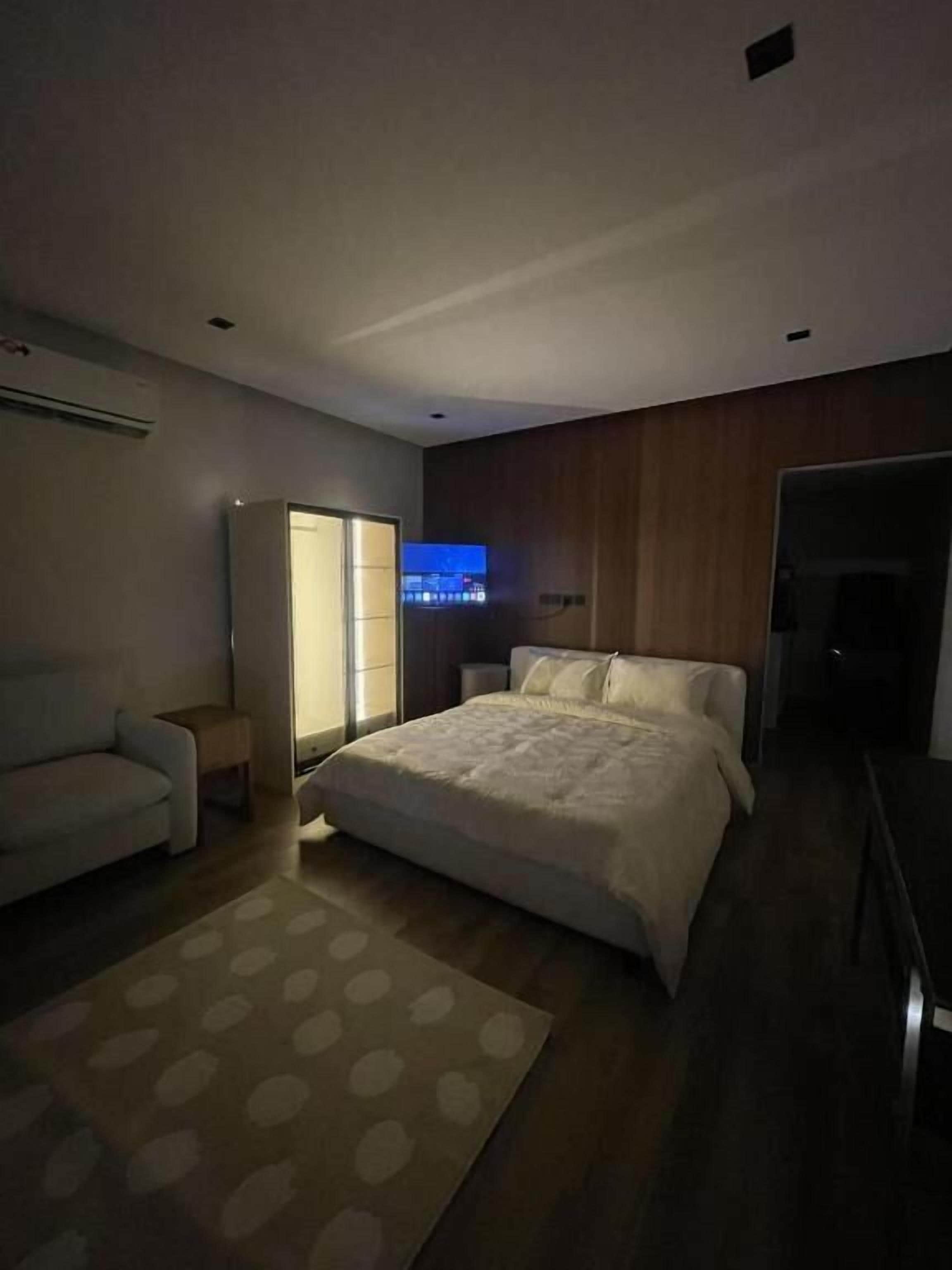 Studio 502 | Free WiFi