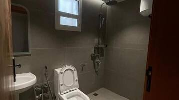 Studio, City View | Bathroom