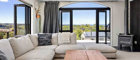 Télévision, cheminée