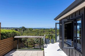 Terrace/patio - Rangatira Sunsets & Close to town (Taupō)