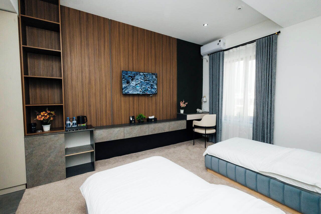 Dobbelt- eller tomannsrom – comfort, ikke-røyk, byutsikt | Safe på rommet, skrivebord og skrivebord for bærbar PC