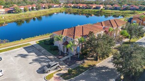 Exterior - 4BR Pool Home w/ Lake View Bella Vida (Kissimmee)