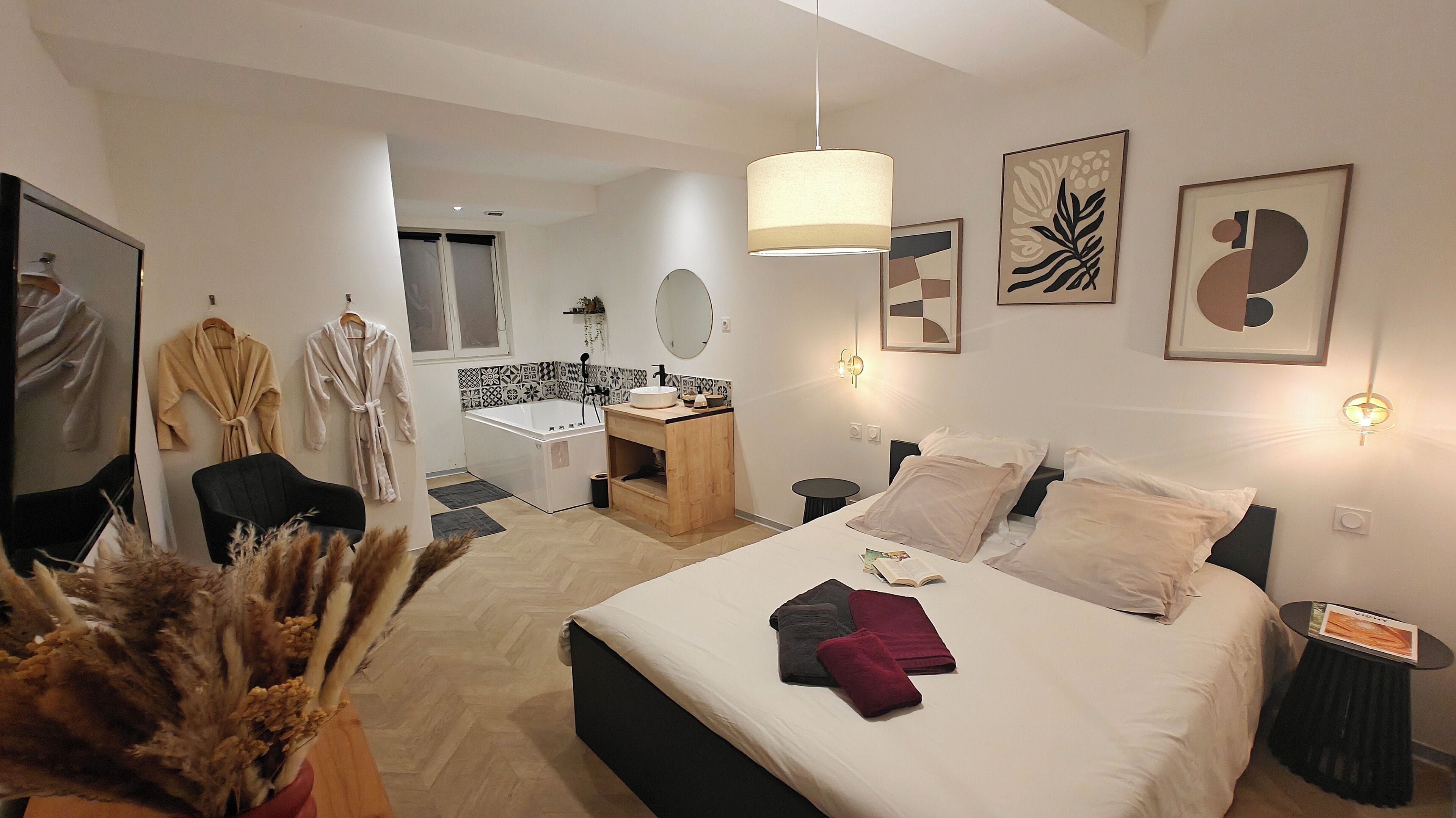 1 chambre, fer et planche à repasser, Wi-Fi gratuit, draps fournis