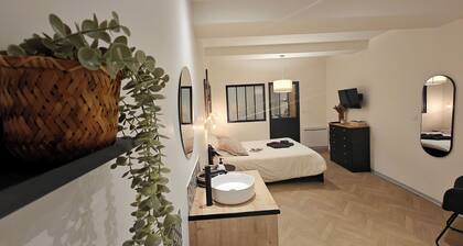 Spa & Relaxation - Romantic coziness in the heart of Moulins