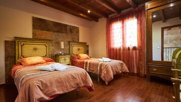 6 bedrooms, iron/ironing board, free WiFi