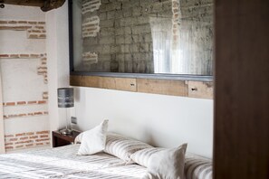 10 makuuhuonetta, silitysrauta/-lauta, ilmainen Wi-Fi, vuodevaatteet