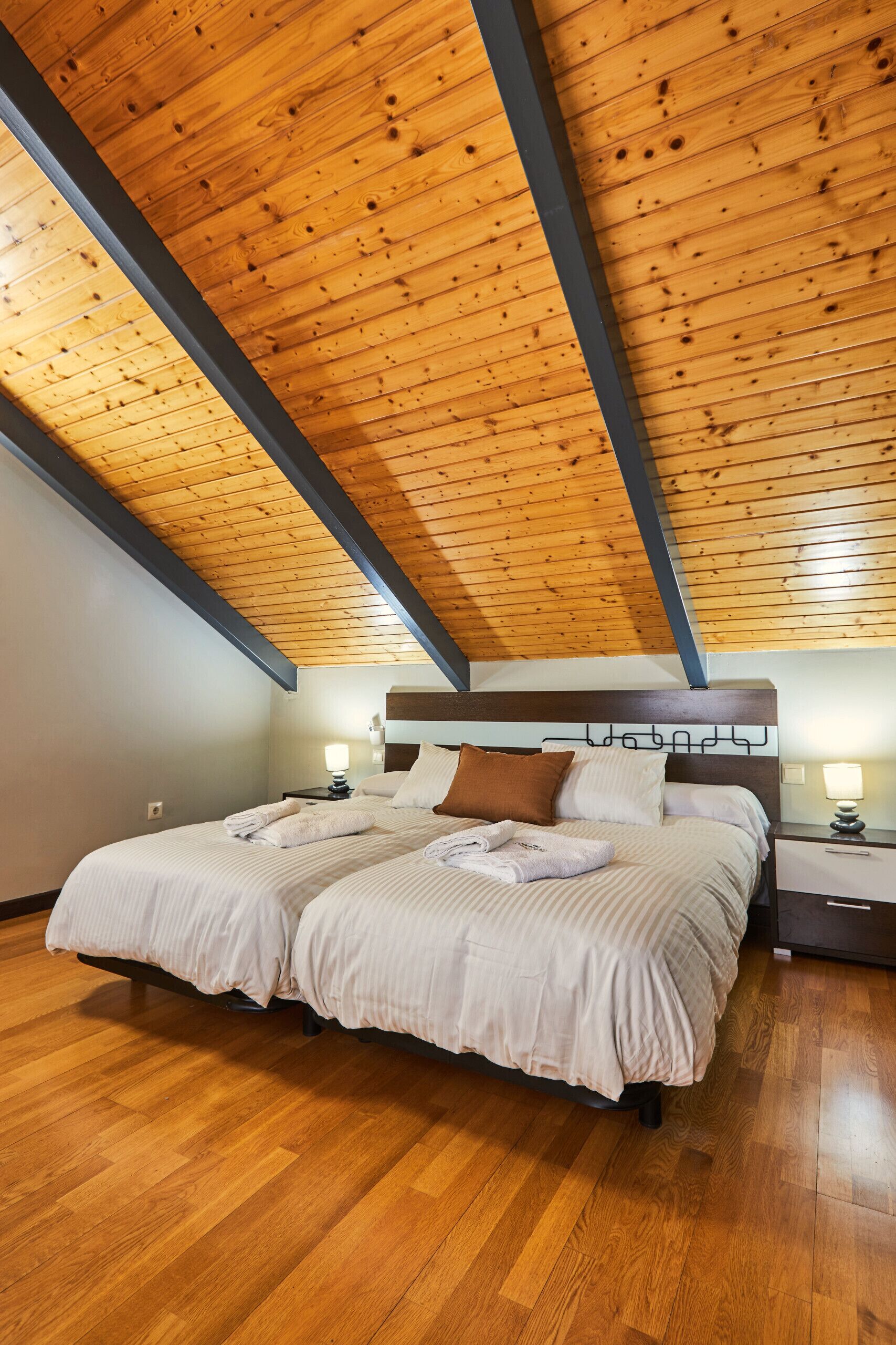 3 chambres, fer et planche à repasser, Wi-Fi gratuit, draps fournis