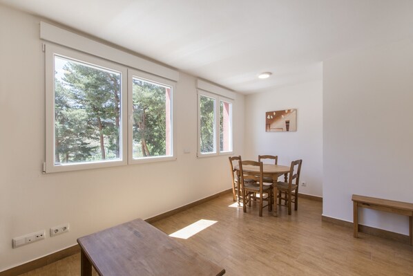 Dining - El Cuartel: Elegance, Calm & Heritage (Ávila)