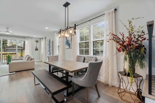 Stylish 4BR w/ Gym & Patio Near North Hills