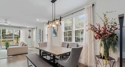 Stylish 4BR w/ Gym & Patio Near North Hills