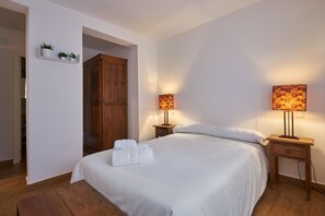 2 bedrooms, iron/ironing board, free WiFi, bed sheets - Total Disconnect with Breathtaking Landscapes (Ávila)