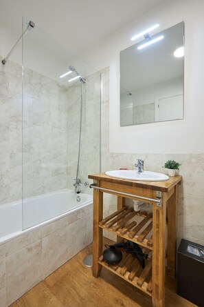 Shower, hair dryer, towels - Total Disconnect with Breathtaking Landscapes (Ávila)