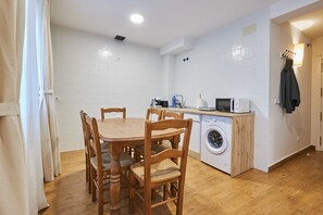 Dining - Total Disconnect with Breathtaking Landscapes (Ávila)