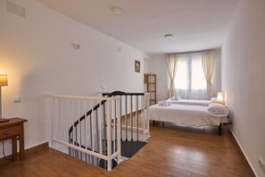 1 slaapkamer, een strijkplank/strijkijzer, gratis wifi, beddengoed