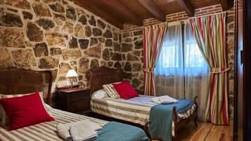 10 bedrooms, free WiFi, bed sheets