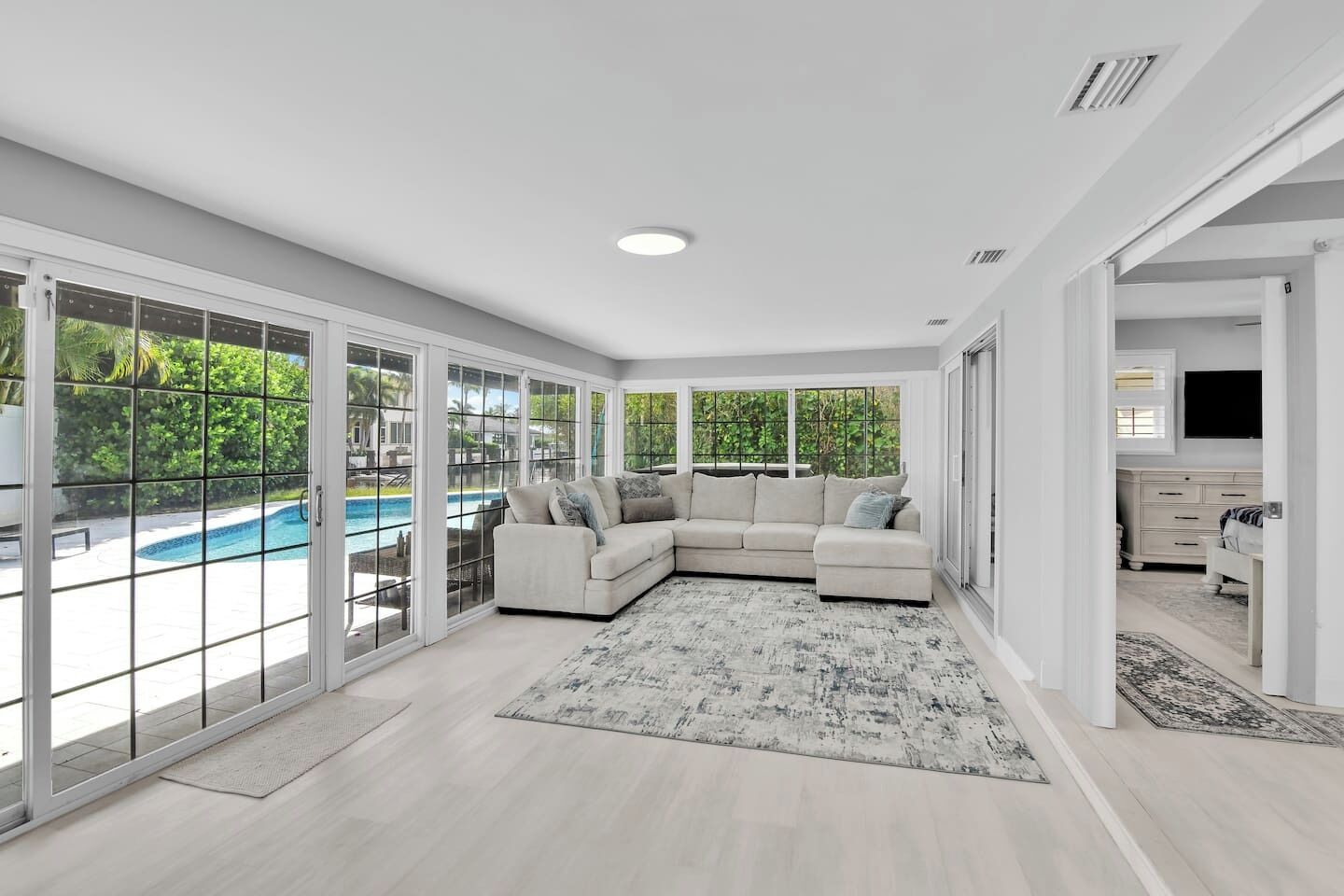 Smart TV, video games, stereo